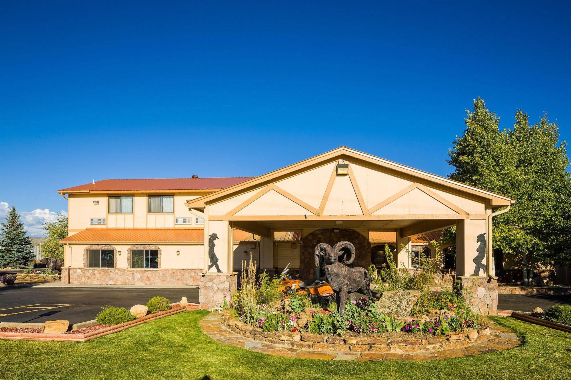 Alpine Inn & Suites ガニソン エクステリア 写真