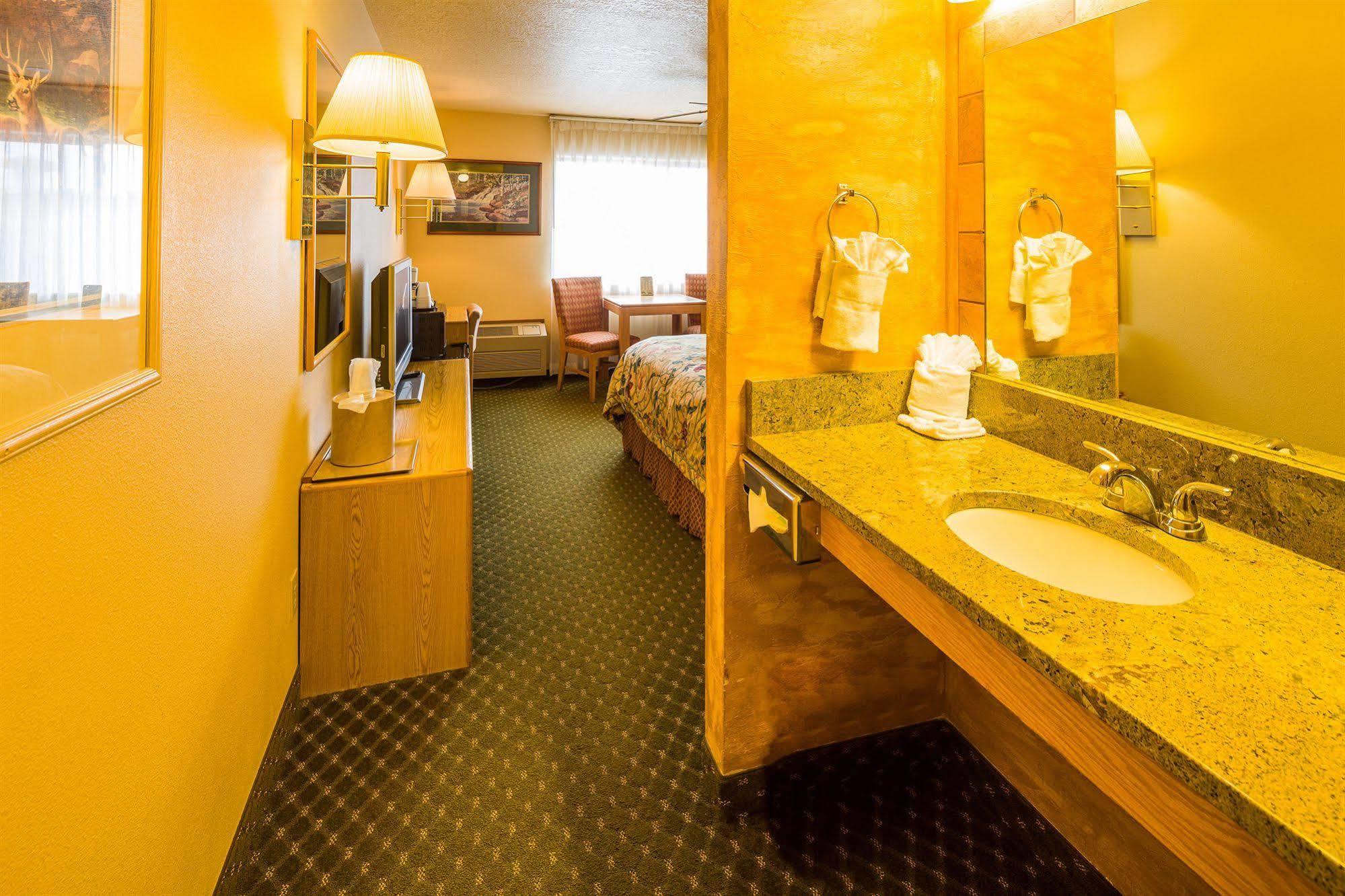 Alpine Inn & Suites ガニソン エクステリア 写真